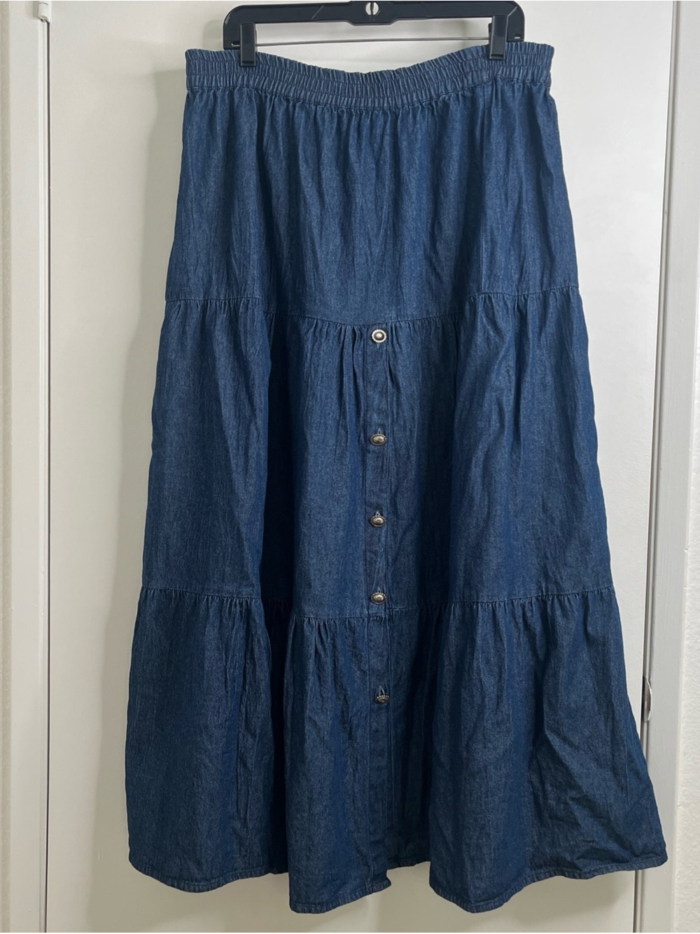 Crazy Cowgirl Women’s Denim Maxi Skirt Sz M Tiered Buttons Rodeo Western Country